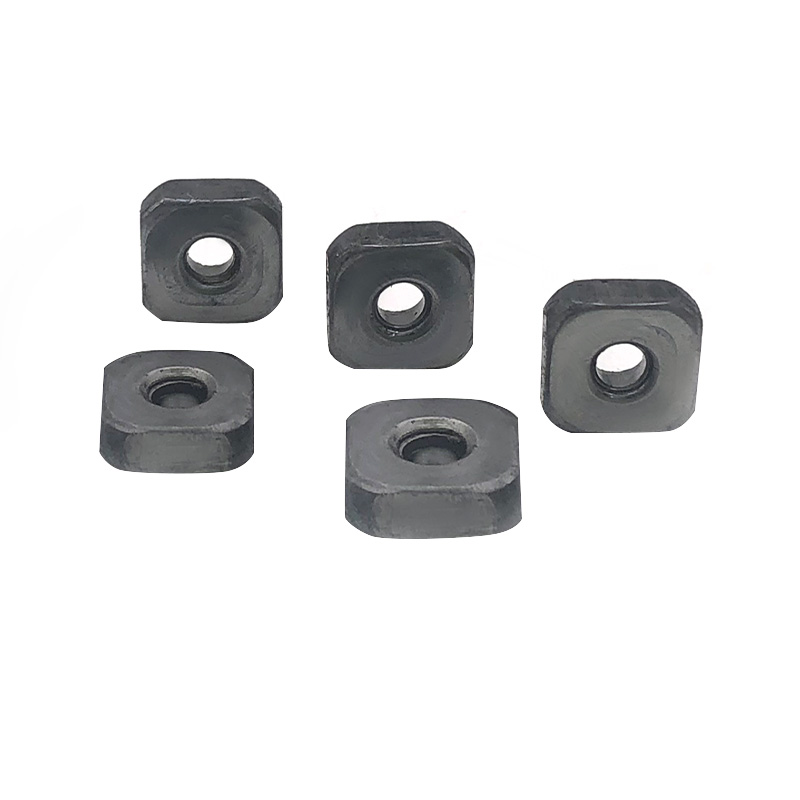 Ikke -standardtilpasning firkantet møtrik uregelmæssig formet møtrik